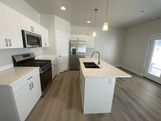 Foto del edificio - 4134 Baywood Dr