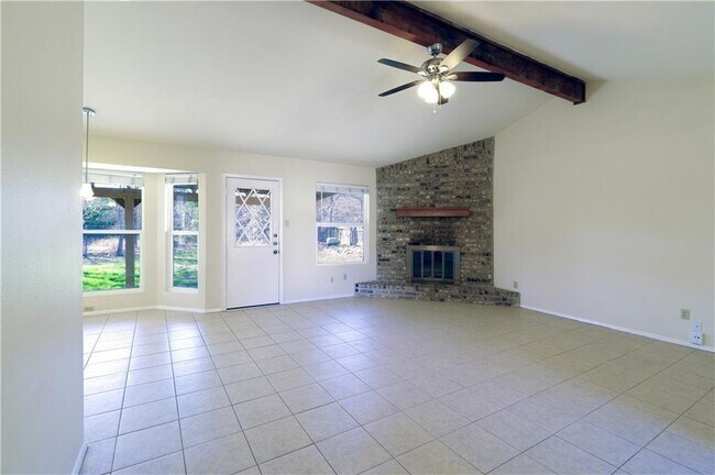 Foto del edificio - 507 Riverwood Dr