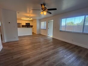 Building Photo - 717 Tiffany Dr W
