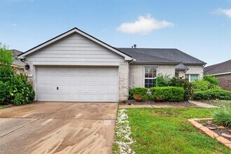 Building Photo - 3223 Legends Creek Dr