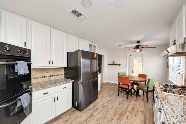 Foto del edificio - 15715 Creekhaven Dr