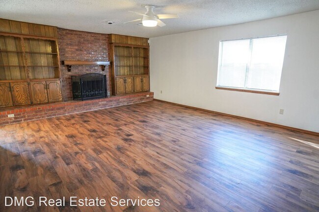 Building Photo - 3 br, 2 bath House - 1000 NE 17th St.