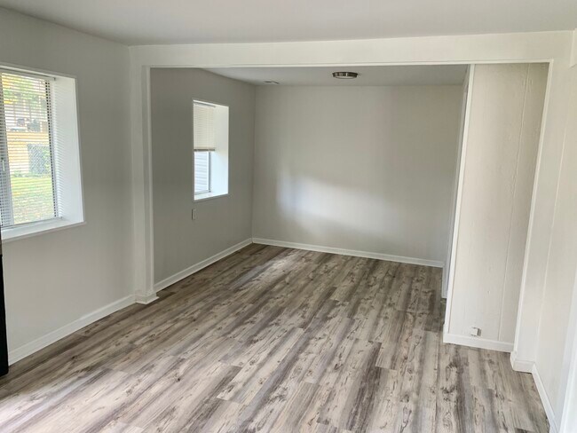 Building Photo - 822 Belleaire Ave