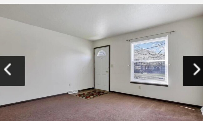 Foto del edificio - 1740 Churchill Downs Rd