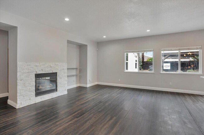 Building Photo - 7733 Manorside Dr