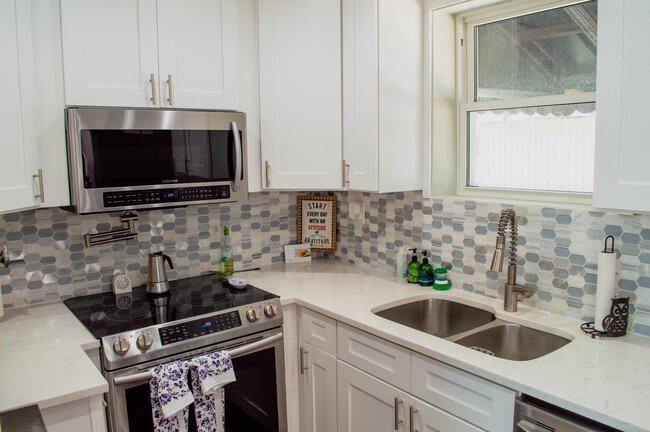 Foto del edificio - 536 Riggs Rd NE