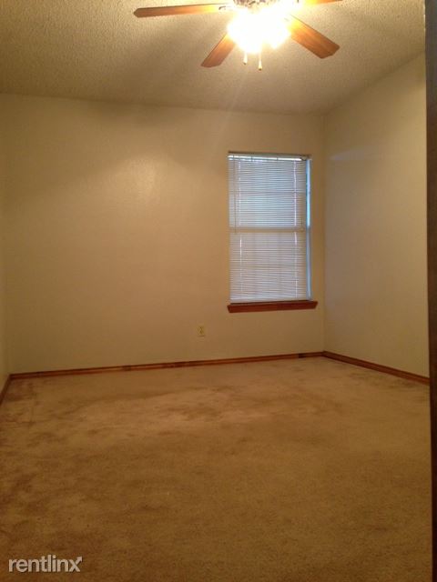 Building Photo - 1075 Rio Rico Rd