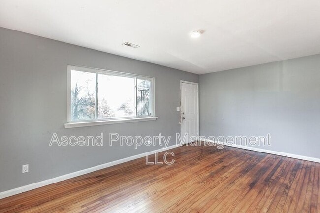 Photo - 1113 Jarvis Ave House