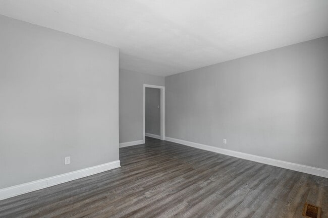 Photo - 5109-5111 Sunbeam Ave Apartment