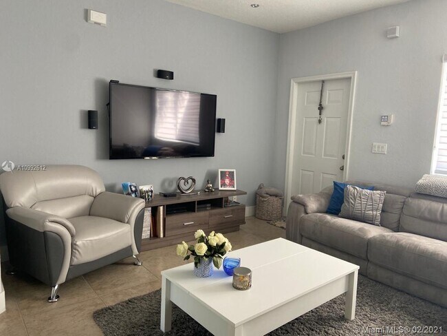 Foto del edificio - 4746 Lago Vista Dr