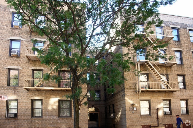 Building Photo - 13224 Maple Ave