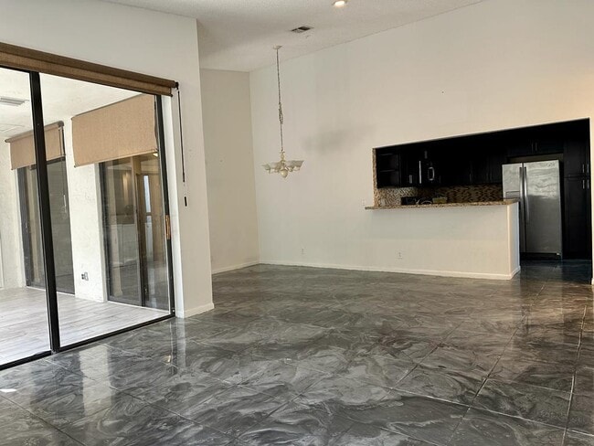 Foto del edificio - 5438 Verona Dr