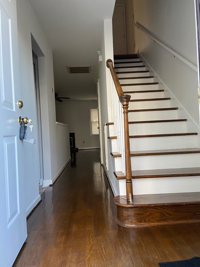Main Entrance - 1901 Devonshire Dr