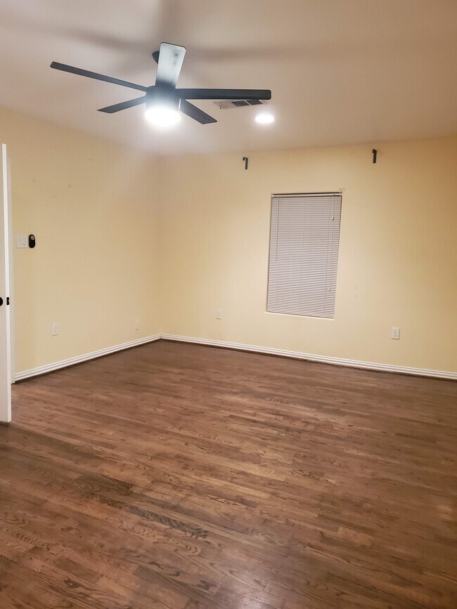 2nd Bedroom - 2515 Gentry St