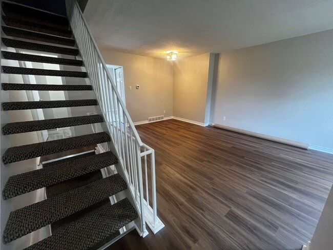 Photo du bâtiment - 200 St Clair Blvd