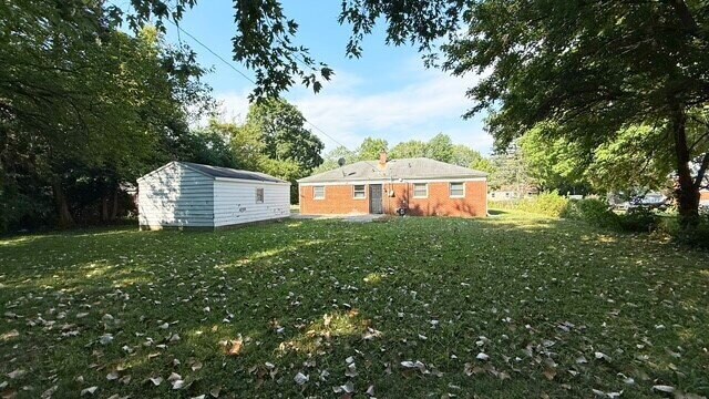 Foto del edificio - EAST - 3 BEDROOM/1.5 BATH RANCH HOME AVAILABLE NOW!