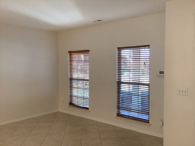 Building Photo - 4007 Sipes Place