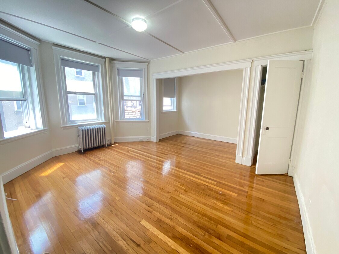 1160 Boylston St Unit 11, Boston College, MA 02467 Apartments in