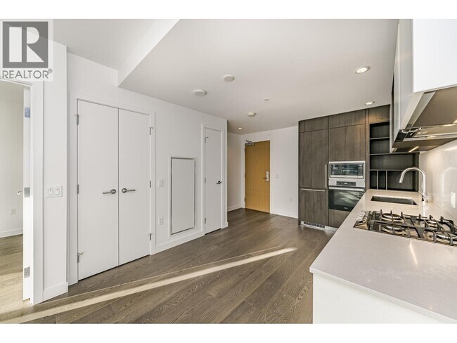 Building Photo - 6000 McKay Ave