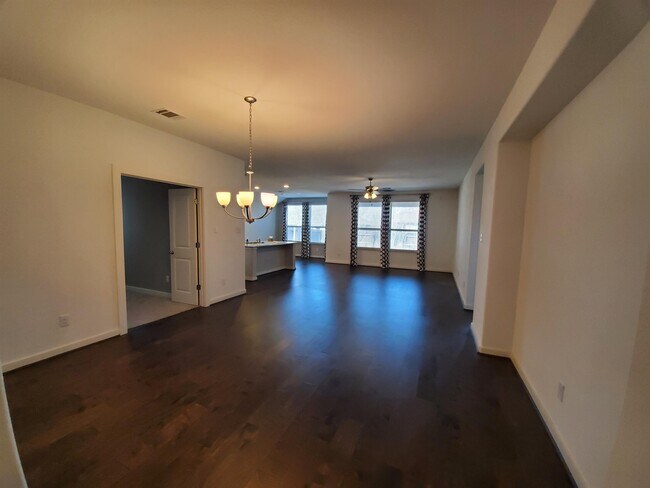 Foto del edificio - 272 Tailwind Dr