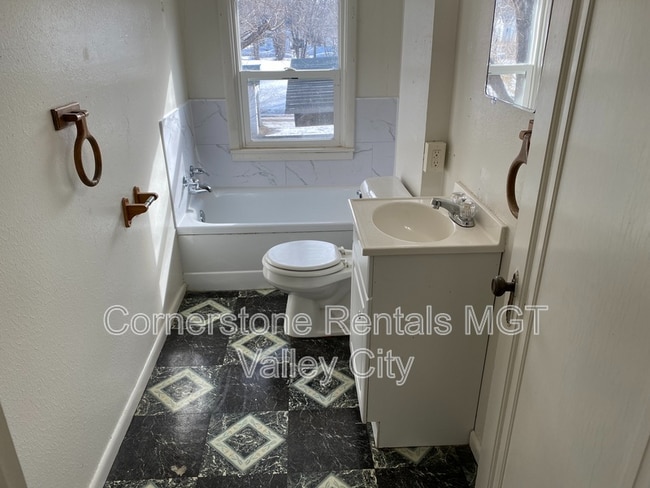 Foto del edificio - 424 6th Ave NE