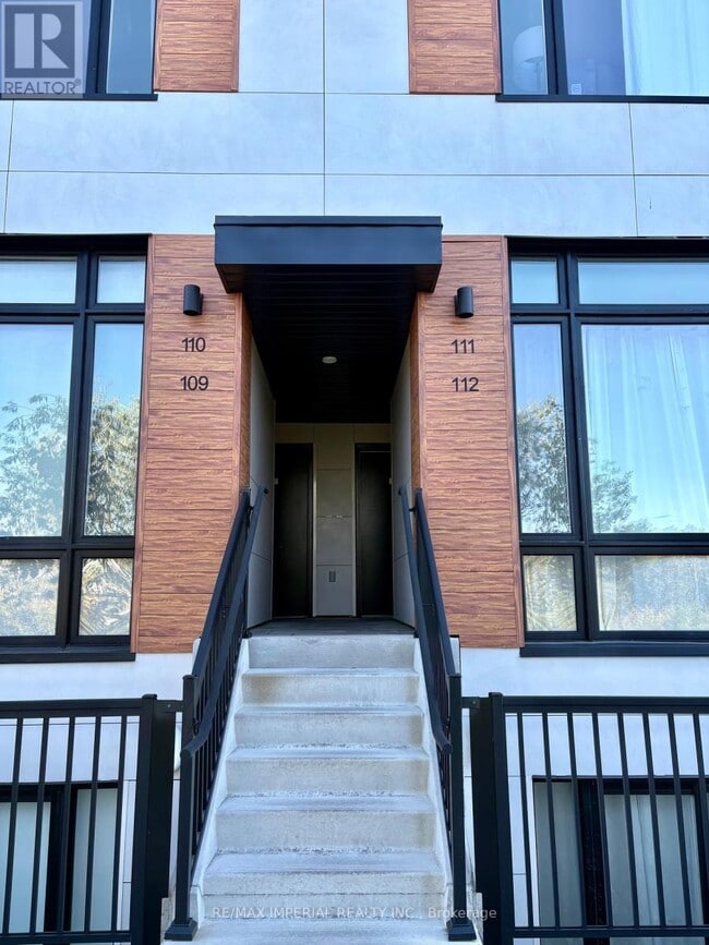 Building Photo - 10 Steckley House Ln