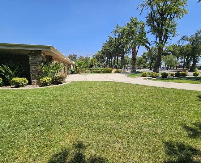 Building Photo - Exceptional Single-Story Home in Prime Upl...