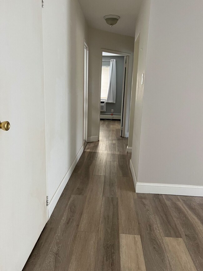 Building Photo - 1302 Rockland Ave