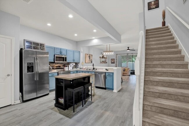 Building Photo - 5036 Pond Ridge Dr