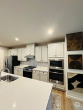 Building Photo - 4534 Briarhaven Dr