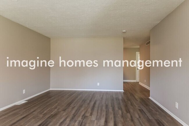 Building Photo - 9224 Tanglewood Rd