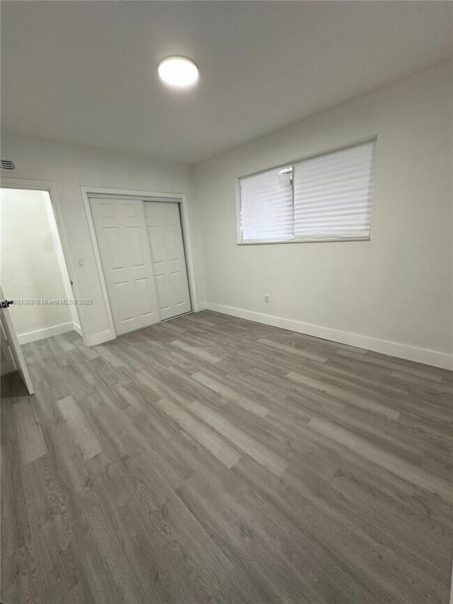 Foto del edificio - 2034 NW 69th Ter