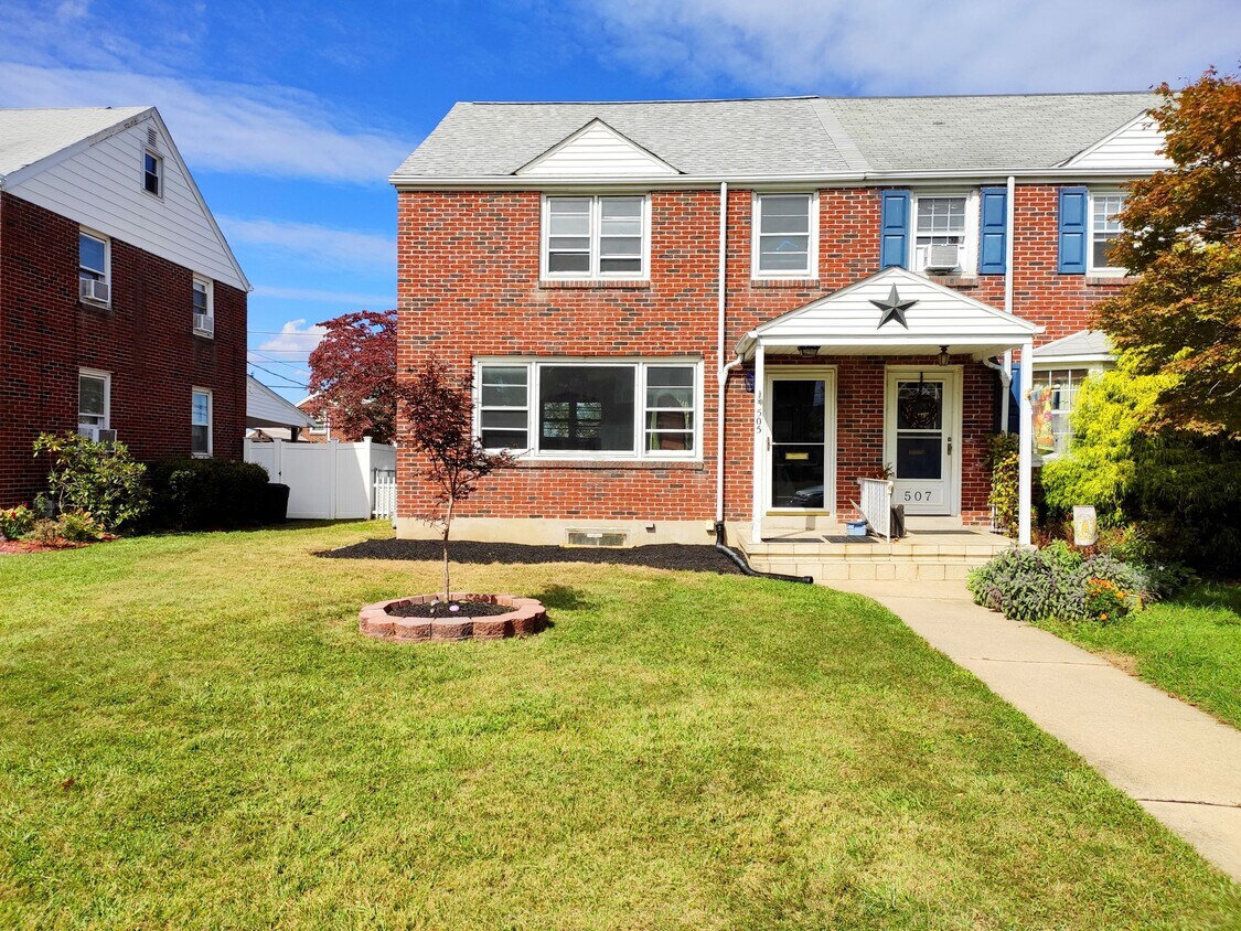 Primary Photo - 505 Emerson Ave
