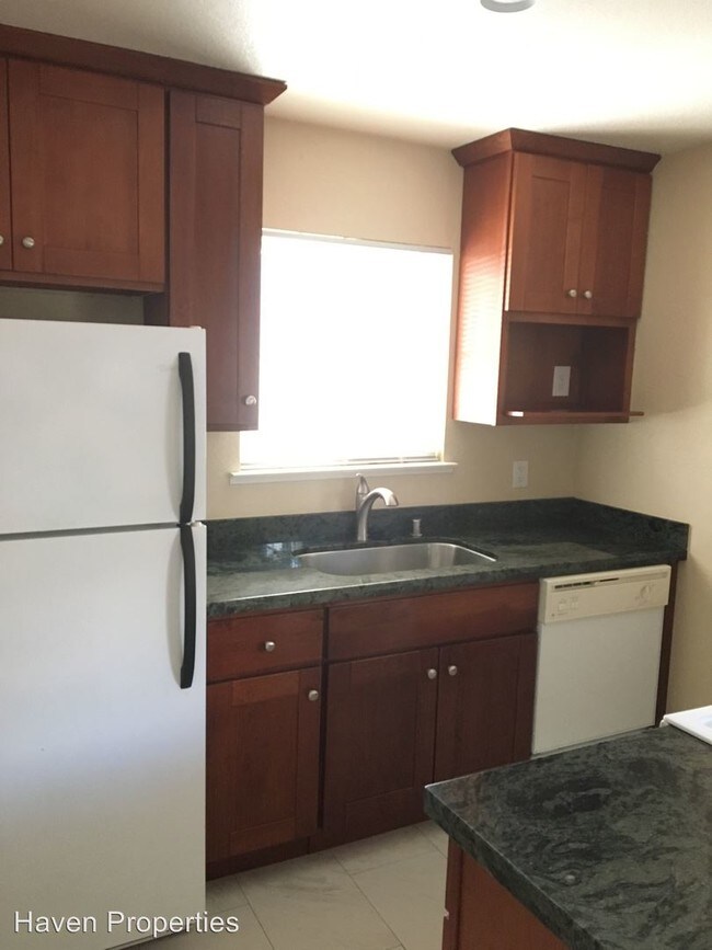 Building Photo - 2 br, 1 bath Apartment - 116 Hickory
