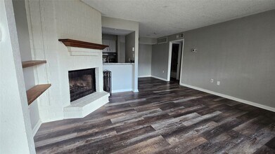Building Photo - 250 El Dorado Blvd