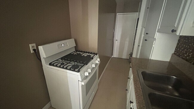 Foto del edificio - 1 bedroom Apartment for rent