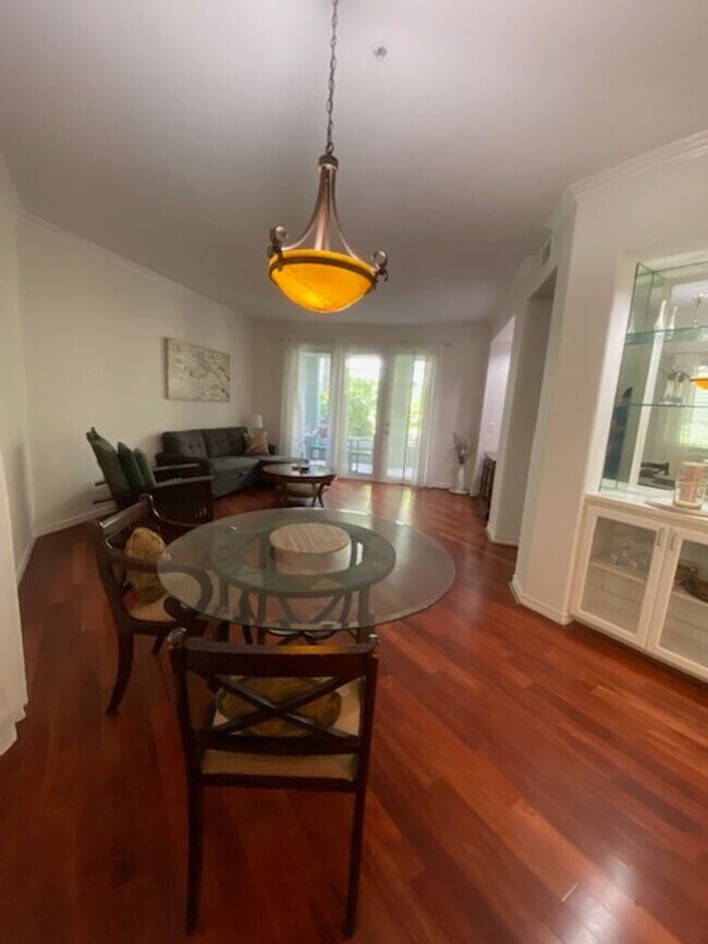 Building Photo - 1 Bedroom Furnished Beauty in Resort commu...