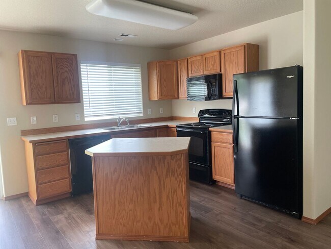 Building Photo - Stunning Ranch Style Home in Coeur D Alene...