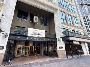 Building Photo - 127 N Tryon St