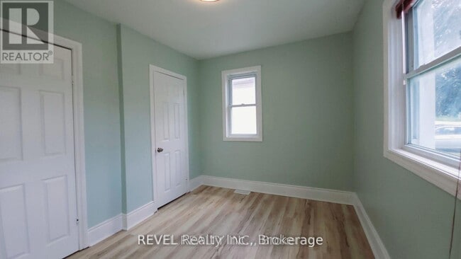 Building Photo - 5522 Glenholme Ave
