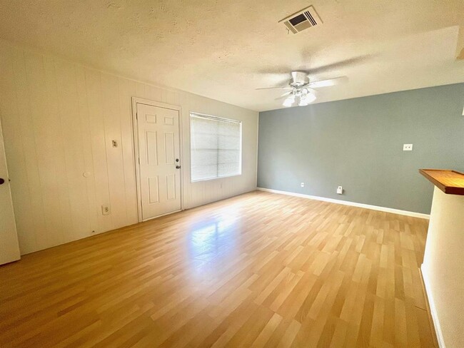 Foto del edificio - 5039 Parkland St