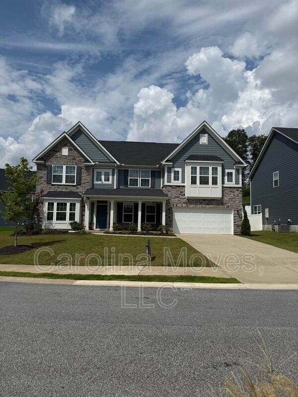 Building Photo - 245 Chinook Dr