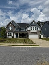 Building Photo - 245 Chinook Dr