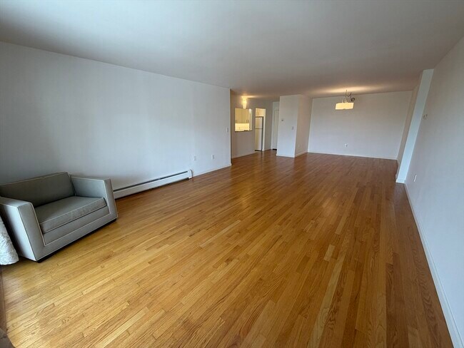 Foto del edificio - 151 Coolidge Ave