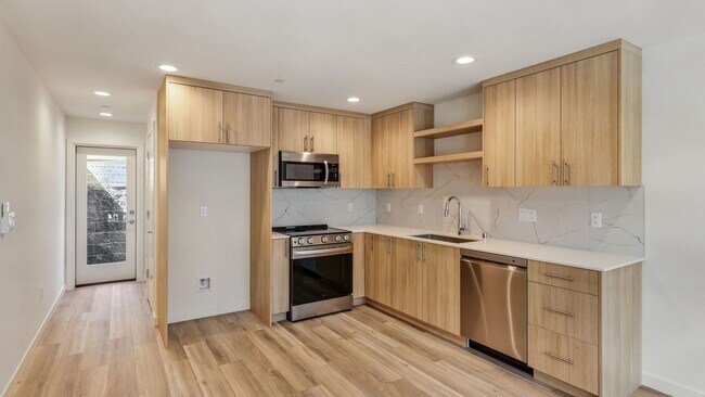 Foto del edificio - Contemporary Comfort in Mount Baker