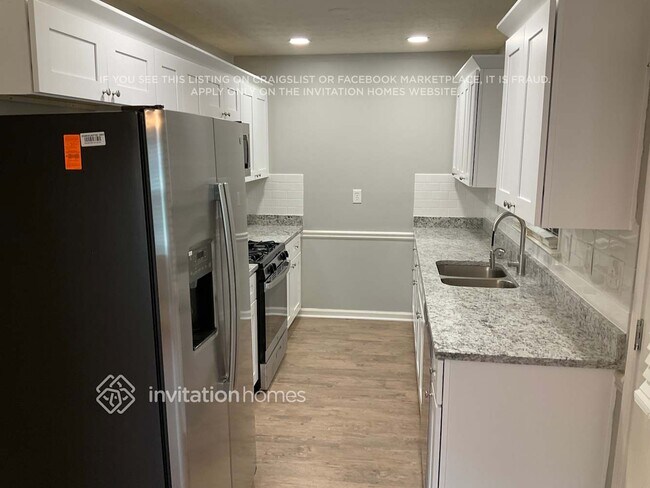 Building Photo - 3788 Trenton Dr