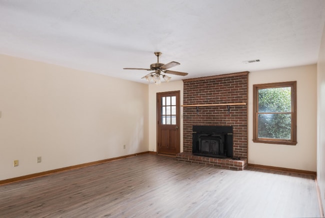 Foto del edificio - 1190 Duncan Rd