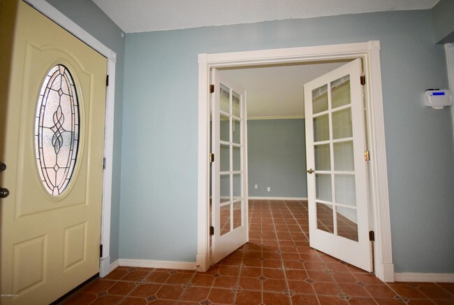 Foto del edificio - 1320 Westlawn Dr