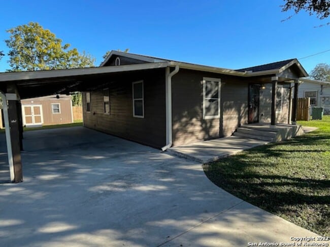 Building Photo - South SA Renovated Gem
