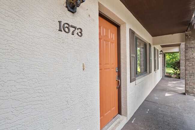 Building Photo - 1673 Spring Garden Ct